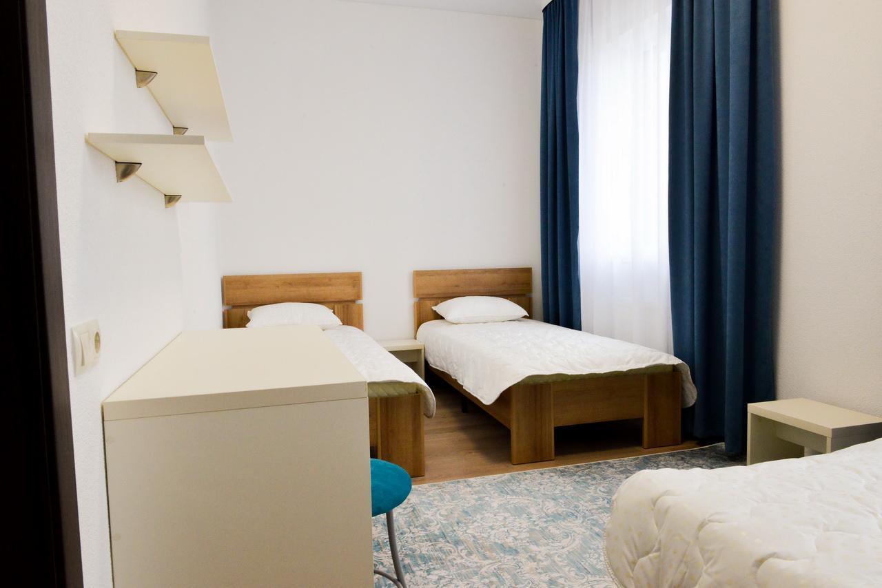 Grad Hotel Ashmyany Exteriör bild