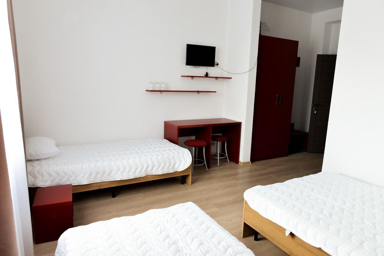 Grad Hotel Ashmyany Exteriör bild